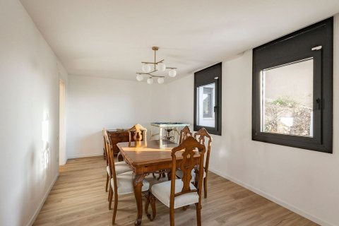 Сasa de 7 dormitorios en venta en Esplugues de Llobregat, Barcelona, Cataluña, Spain № 8142 - foto 29