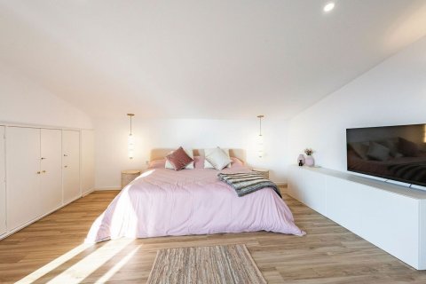 Сasa de 7 dormitorios en venta en Esplugues de Llobregat, Barcelona, Cataluña, Spain № 8142 - foto 6