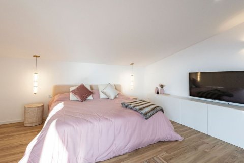 Сasa de 7 dormitorios en venta en Esplugues de Llobregat, Barcelona, Cataluña, Spain № 8142 - foto 16
