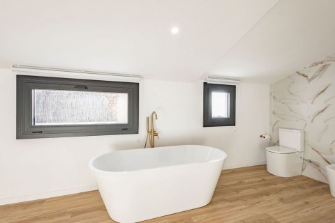 Сasa de 7 dormitorios en venta en Esplugues de Llobregat, Barcelona, Cataluña, Spain № 8142 - foto 21
