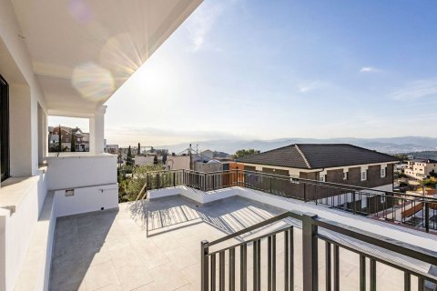 Сasa de 7 dormitorios en venta en Esplugues de Llobregat, Barcelona, Cataluña, Spain № 8142 - foto 2