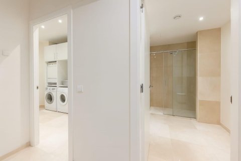 Сasa de 5 dormitorios en venta en Esplugues de Llobregat, Barcelona, Cataluña, Spain № 8143 - foto 16