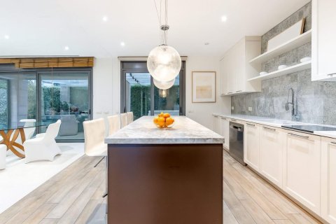 Сasa de 5 dormitorios en venta en Esplugues de Llobregat, Barcelona, Cataluña, Spain № 8143 - foto 6