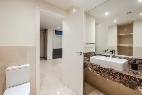 Сasa de 5 dormitorios en venta en Esplugues de Llobregat, Barcelona, Cataluña, Spain № 8143 - foto 18