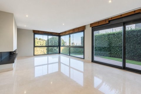 Сasa de 5 dormitorios en venta en Esplugues de Llobregat, Barcelona, Cataluña, Spain № 8143 - foto 2