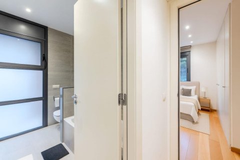 Сasa de 5 dormitorios en venta en Esplugues de Llobregat, Barcelona, Cataluña, Spain № 8143 - foto 26