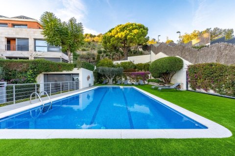 Сasa de 5 dormitorios en venta en Esplugues de Llobregat, Barcelona, Cataluña, Spain № 8143 - foto 3