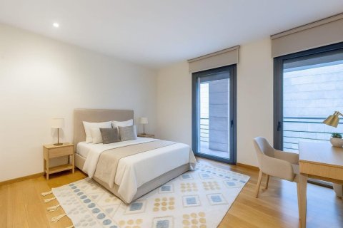 Сasa de 5 dormitorios en venta en Esplugues de Llobregat, Barcelona, Cataluña, Spain № 8143 - foto 28