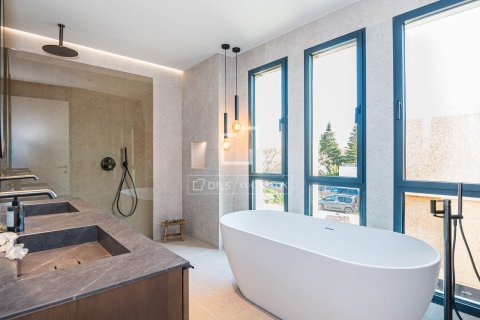 Villa de 6 dormitorios en venta en Sant Cugat del Vallès, Barcelona, Cataluña, Spain № 4330 - foto 20