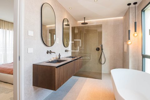 Villa de 6 dormitorios en venta en Sant Cugat del Vallès, Barcelona, Cataluña, Spain № 4330 - foto 21