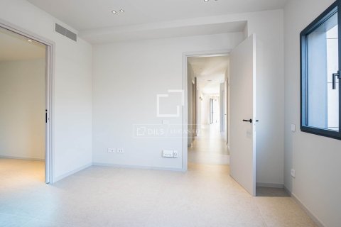 Villa de 6 dormitorios en venta en Sant Cugat del Vallès, Barcelona, Cataluña, Spain № 4330 - foto 27