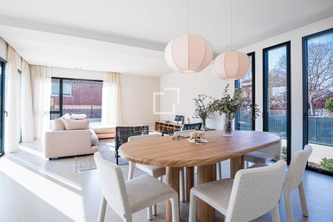 Villa de 6 dormitorios en venta en Sant Cugat del Vallès, Barcelona, Cataluña, Spain № 4330 - foto 15