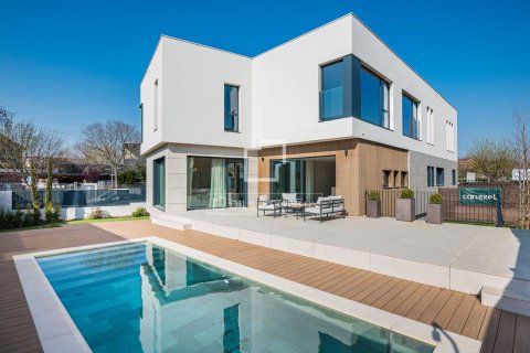 Villa de 6 dormitorios en venta en Sant Cugat del Vallès, Barcelona, Cataluña, Spain № 4330 - foto 3