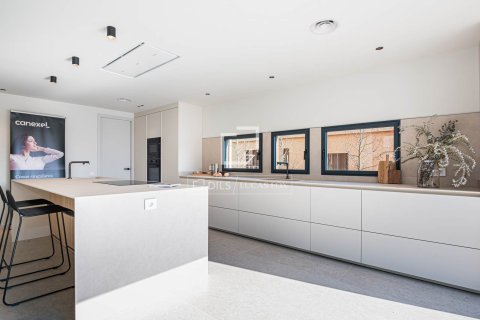 Villa de 6 dormitorios en venta en Sant Cugat del Vallès, Barcelona, Cataluña, Spain № 4330 - foto 6