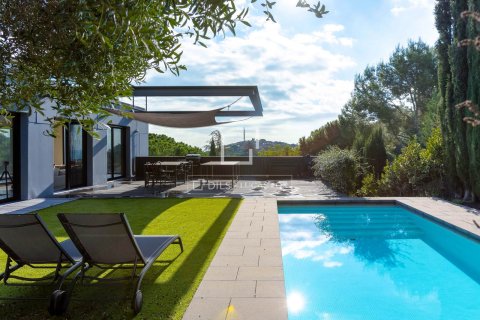 Villa de 4 dormitorios en venta en Premia De Dalt, Barcelona, Cataluña, Spain № 4329 - foto 4