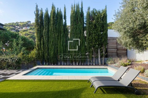 Villa de 4 dormitorios en venta en Premia De Dalt, Barcelona, Cataluña, Spain № 4329 - foto 2