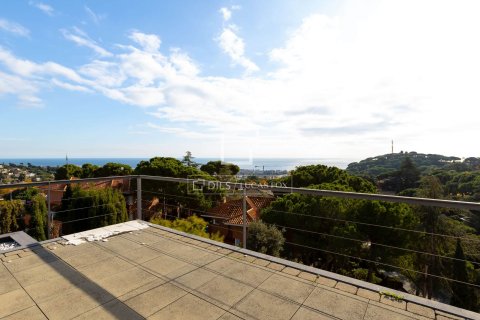 Villa de 4 dormitorios en venta en Premia De Dalt, Barcelona, Cataluña, Spain № 4329 - foto 5