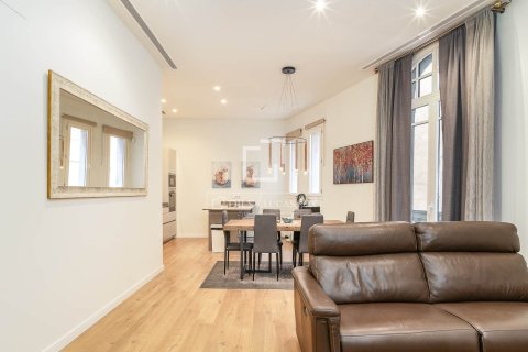 Apartamento de 4 dormitorios en venta en Barcelona, Cataluña, Spain № 6398 - foto 5