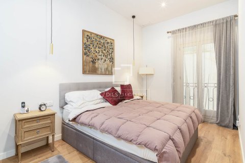 Apartamento de 4 dormitorios en venta en Barcelona, Cataluña, Spain № 6398 - foto 18