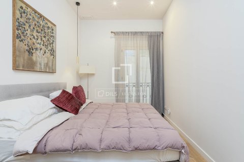 Apartamento de 4 dormitorios en venta en Barcelona, Cataluña, Spain № 6398 - foto 16