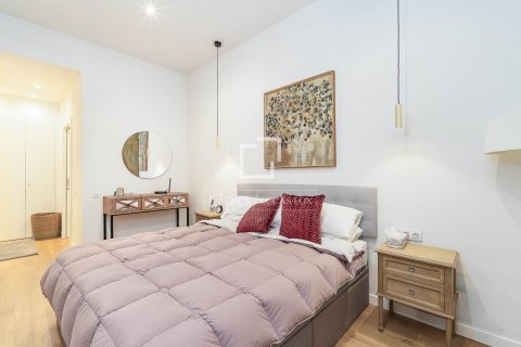 Apartamento de 4 dormitorios en venta en Barcelona, Cataluña, Spain № 6398 - foto 14