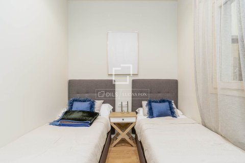 Apartamento de 4 dormitorios en venta en Barcelona, Cataluña, Spain № 6398 - foto 27
