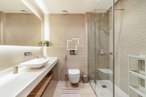 Apartamento de 4 dormitorios en venta en Barcelona, Cataluña, Spain № 6398 - foto 21