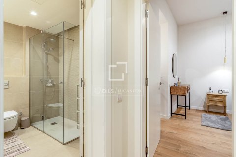 Apartamento de 4 dormitorios en venta en Barcelona, Cataluña, Spain № 6398 - foto 19