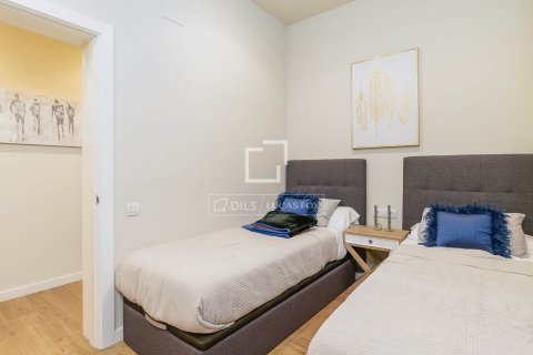 Apartamento de 4 dormitorios en venta en Barcelona, Cataluña, Spain № 6398 - foto 28