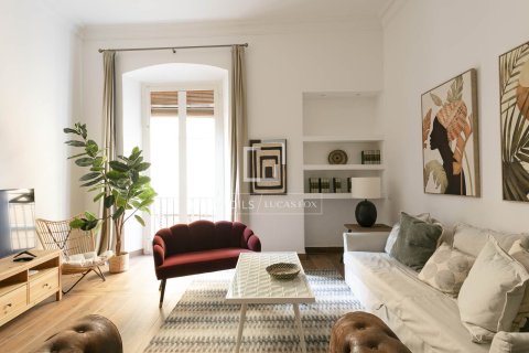 Купить квартиру в Барселона, Испания с 2 спальни, 105м², № 6402 - фото 3