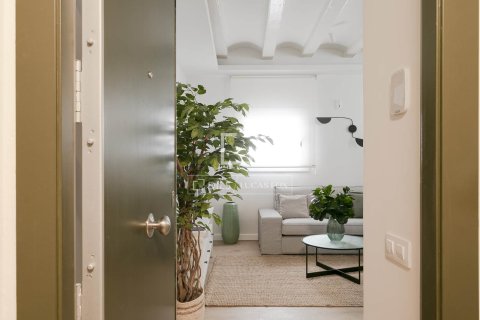 Apartamento de 2 dormitorios en venta en Barcelona, Cataluña, Spain № 6400 - foto 3