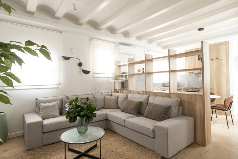 Apartamento de 2 dormitorios en venta en Barcelona, Cataluña, Spain № 6400
