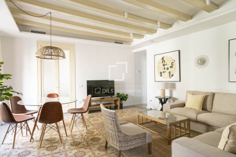 Apartamento de 3 dormitorios en venta en Barcelona, Cataluña, Spain № 6401 - foto 2