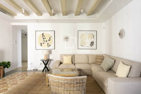 Apartamento de 3 dormitorios en venta en Barcelona, Cataluña, Spain № 6401 - foto 10