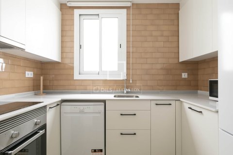 Apartamento de 3 dormitorios en venta en Barcelona, Cataluña, Spain № 6401 - foto 13