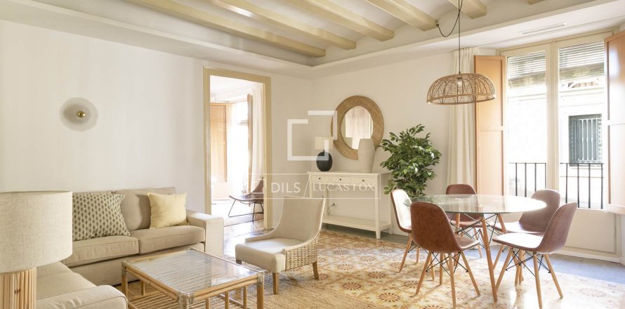 Apartamento de 3 dormitorios en venta en Barcelona, Cataluña, Spain № 6401