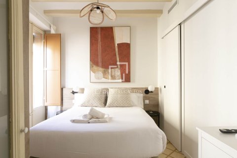 Apartamento de 3 dormitorios en venta en Barcelona, Cataluña, Spain № 6401 - foto 23