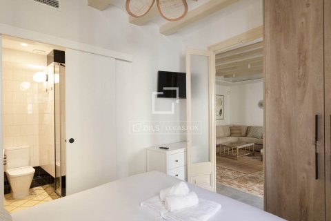 Apartamento de 3 dormitorios en venta en Barcelona, Cataluña, Spain № 6401 - foto 28