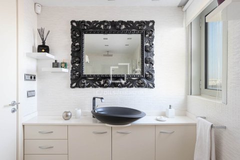 Ático de 3 dormitorios en venta en Barcelona, Cataluña, Spain № 3936 - foto 26