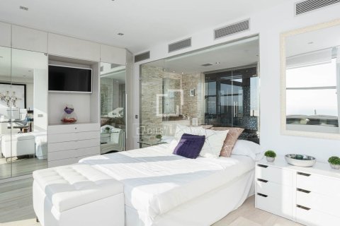 Ático de 3 dormitorios en venta en Barcelona, Cataluña, Spain № 3936 - foto 30