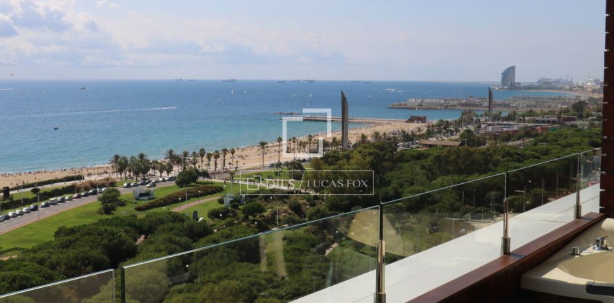 Ático de 3 dormitorios en venta en Barcelona, Cataluña, Spain № 3936