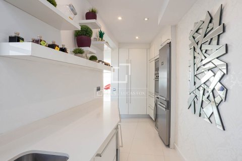 Ático de 3 dormitorios en venta en Barcelona, Cataluña, Spain № 3936 - foto 14
