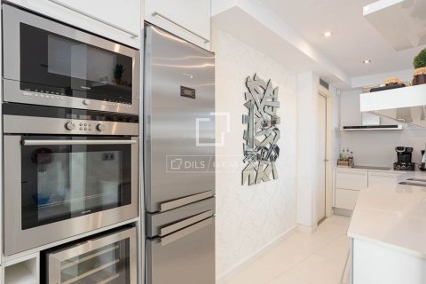 Ático de 3 dormitorios en venta en Barcelona, Cataluña, Spain № 3936 - foto 12
