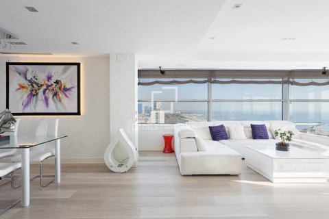 Ático de 3 dormitorios en venta en Barcelona, Cataluña, Spain № 3936 - foto 4