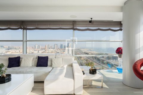 Ático de 3 dormitorios en venta en Barcelona, Cataluña, Spain № 3936 - foto 6