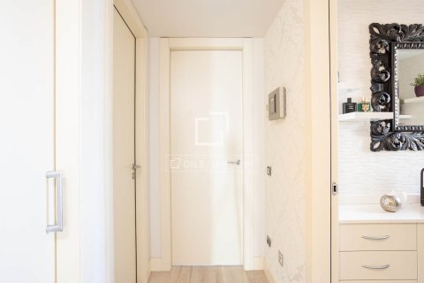 Ático de 3 dormitorios en venta en Barcelona, Cataluña, Spain № 3936 - foto 28