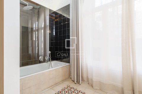 Apartamento de 2 dormitorios en venta en Barcelona, Cataluña, Spain № 3940 - foto 26