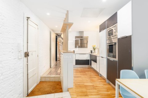 Apartamento de 2 dormitorios en venta en Barcelona, Cataluña, Spain № 3940 - foto 7