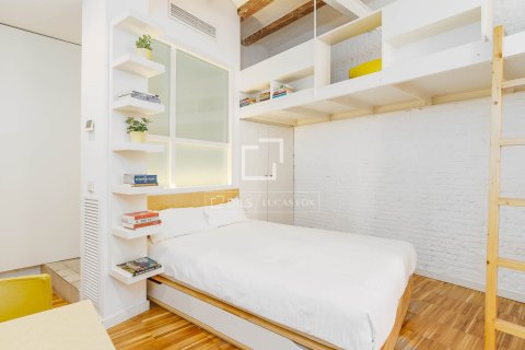 Apartamento de 2 dormitorios en venta en Barcelona, Cataluña, Spain № 3940 - foto 20