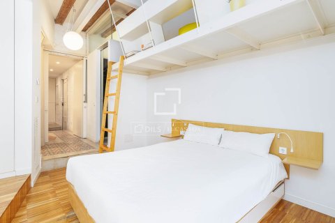 Apartamento de 2 dormitorios en venta en Barcelona, Cataluña, Spain № 3940 - foto 23